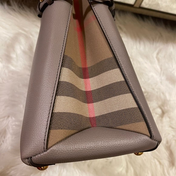 Burberry tote - Picture 3 of 9